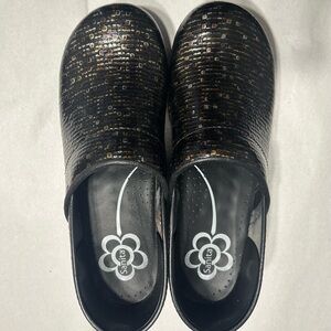Sanita Geometric Patterned Nursing Clogs Leather Shoes Women's Size 42